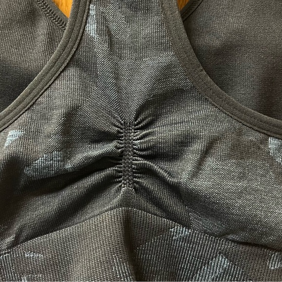 Gymshark Adapt Camo Seamless Racer Back Sports Bra - Savanna | Navy EUC! - Picture 11 of 15